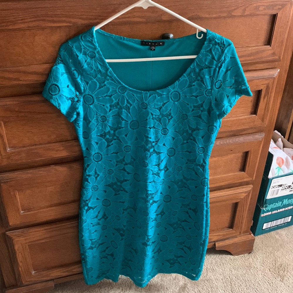 Cute blue flowered lace short sleeve dress